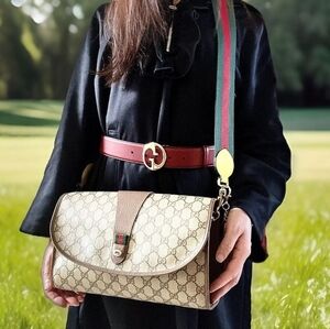 GUCCI Vintage sherry Line Clutch Bag to Crossbody/unbranded Strap